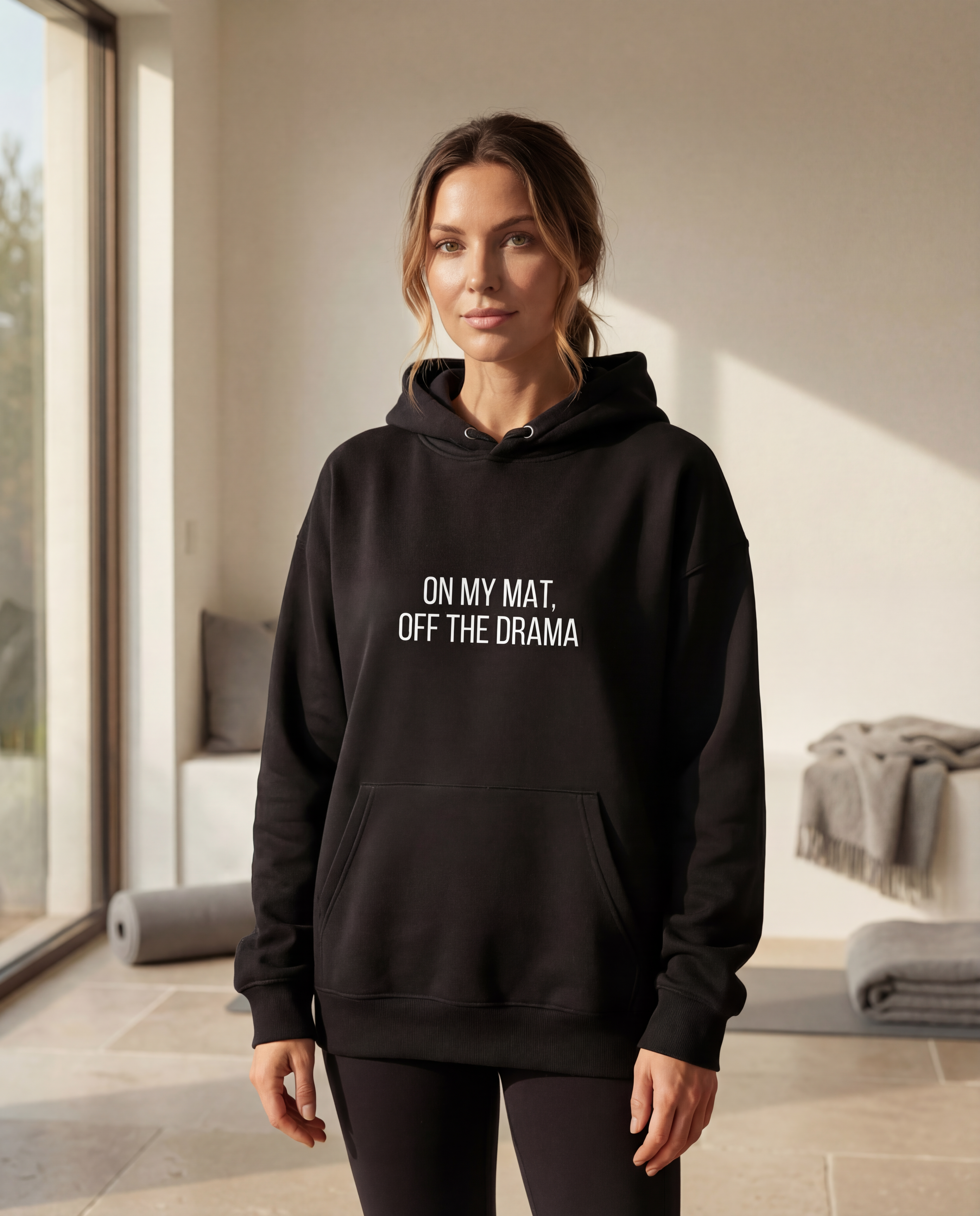 sweat-capuche-yoga-femme-message-on-my-mat-off-the-drama.jpg
hoodie-yoga-lifestyle-femme-noir-collection-yoga