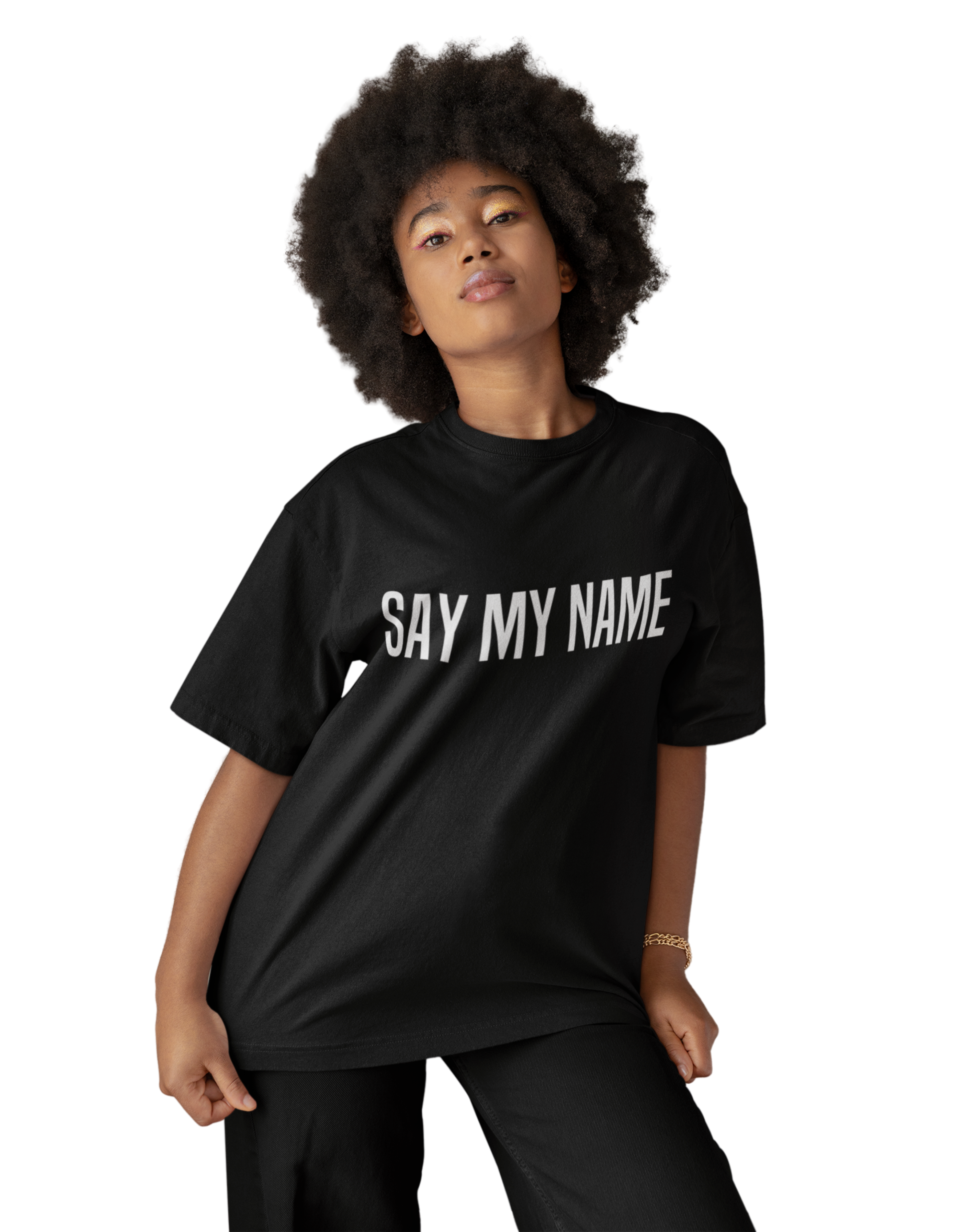otre t-shirt Oversized SAY MY NAME pour femmes est confectionné avec un tissu de qualité supérieure et offre une coupe décontractée et confortable.