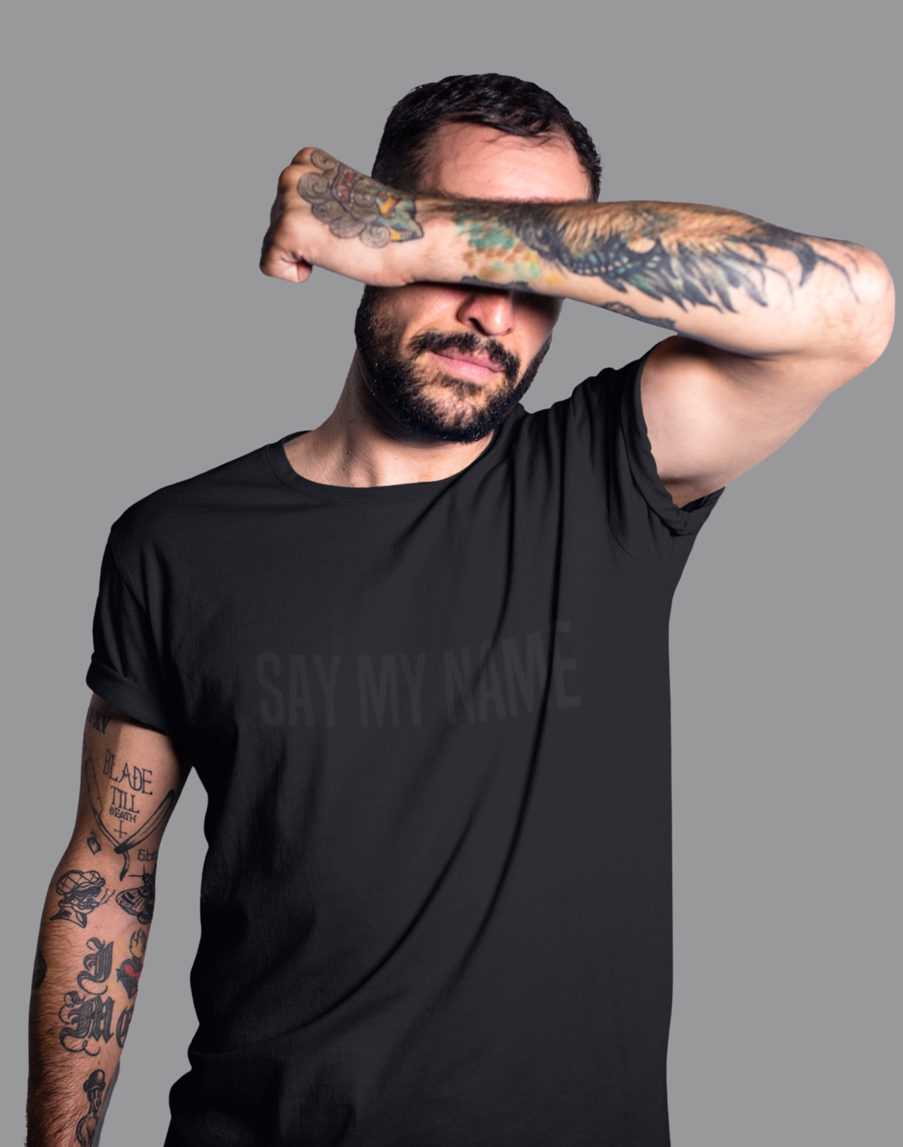 Le t-shirt SAY MY NAME BLACK NOIR de Crazy Sir-G est un incontournable de la garde-robe masculine.